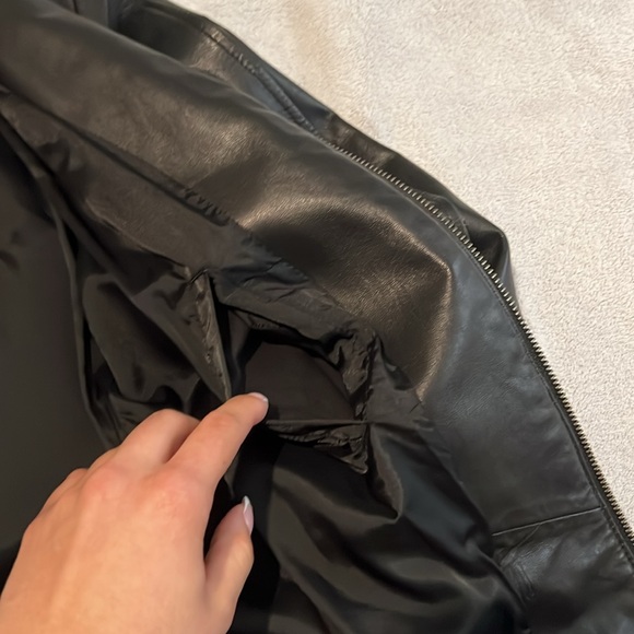 Danier Leather Trench Coat - Picture 8 of 8